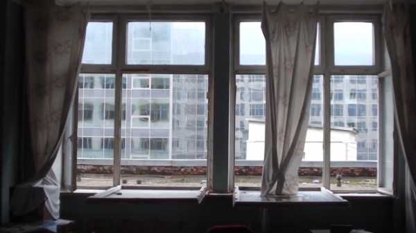 В Ярославле пациент "коронавирусной" больницы выпал из окна и разбился насмерть