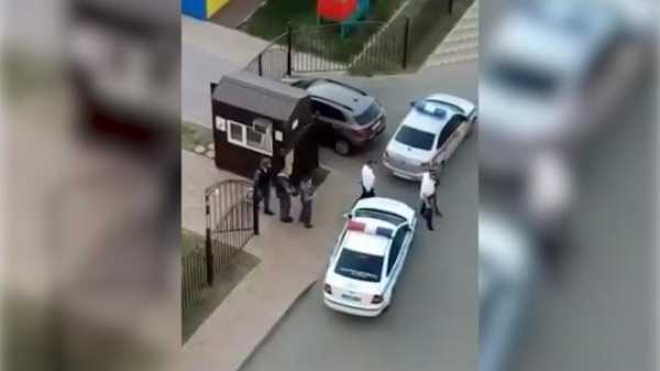 Пьяный россиянин протаранил ворота детского сада0